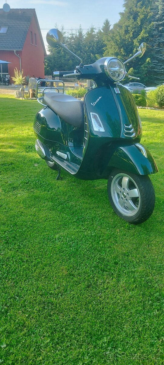 Vespa 300 GTS české SPZ