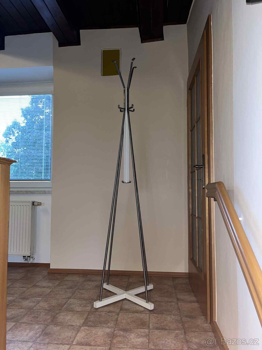 Stojanový věšák IKEA