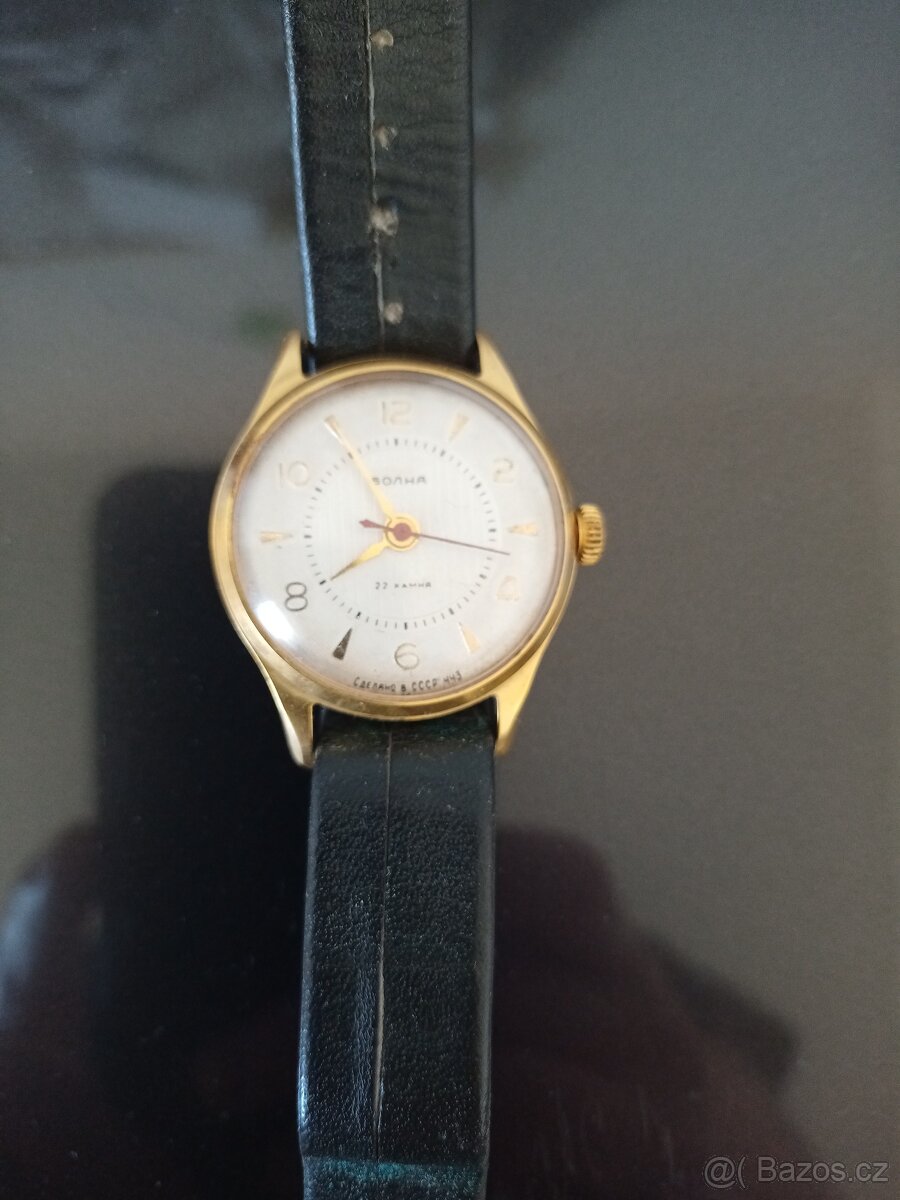 Staré funkční Ruské náramkové hodinky.