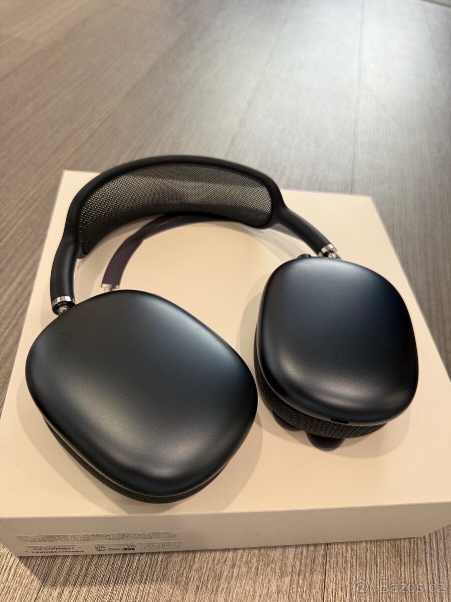 Apple AirPods Max (2024) - perfektní stav + kompletní balení