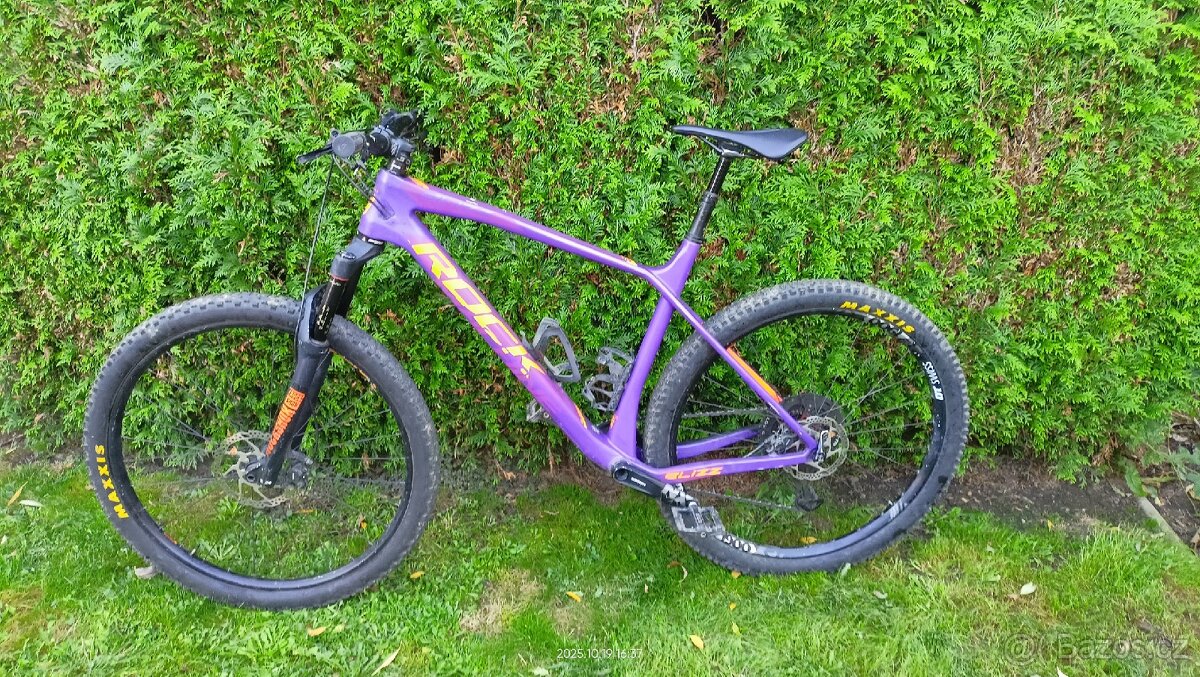 Karbonové Kolo Rock Machine Blizz CRB 50-29