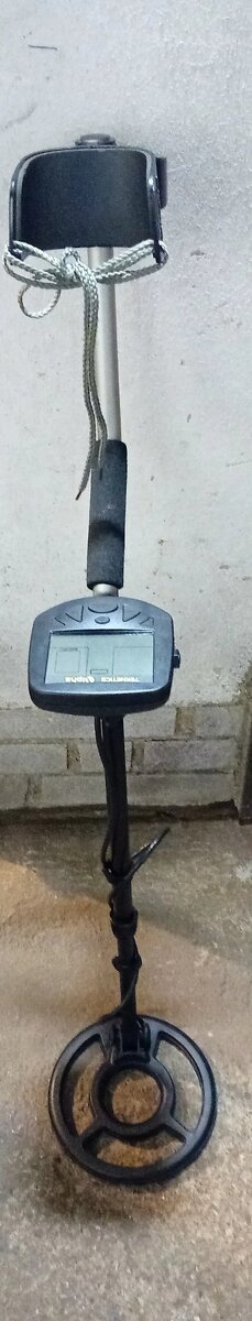 Detektor  kovů Teknetics  Alpha  2000