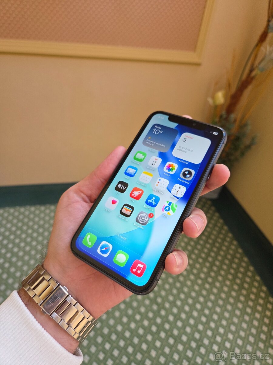 REZERVACE - Apple iPhone 11 64GB Black - baterie 97%