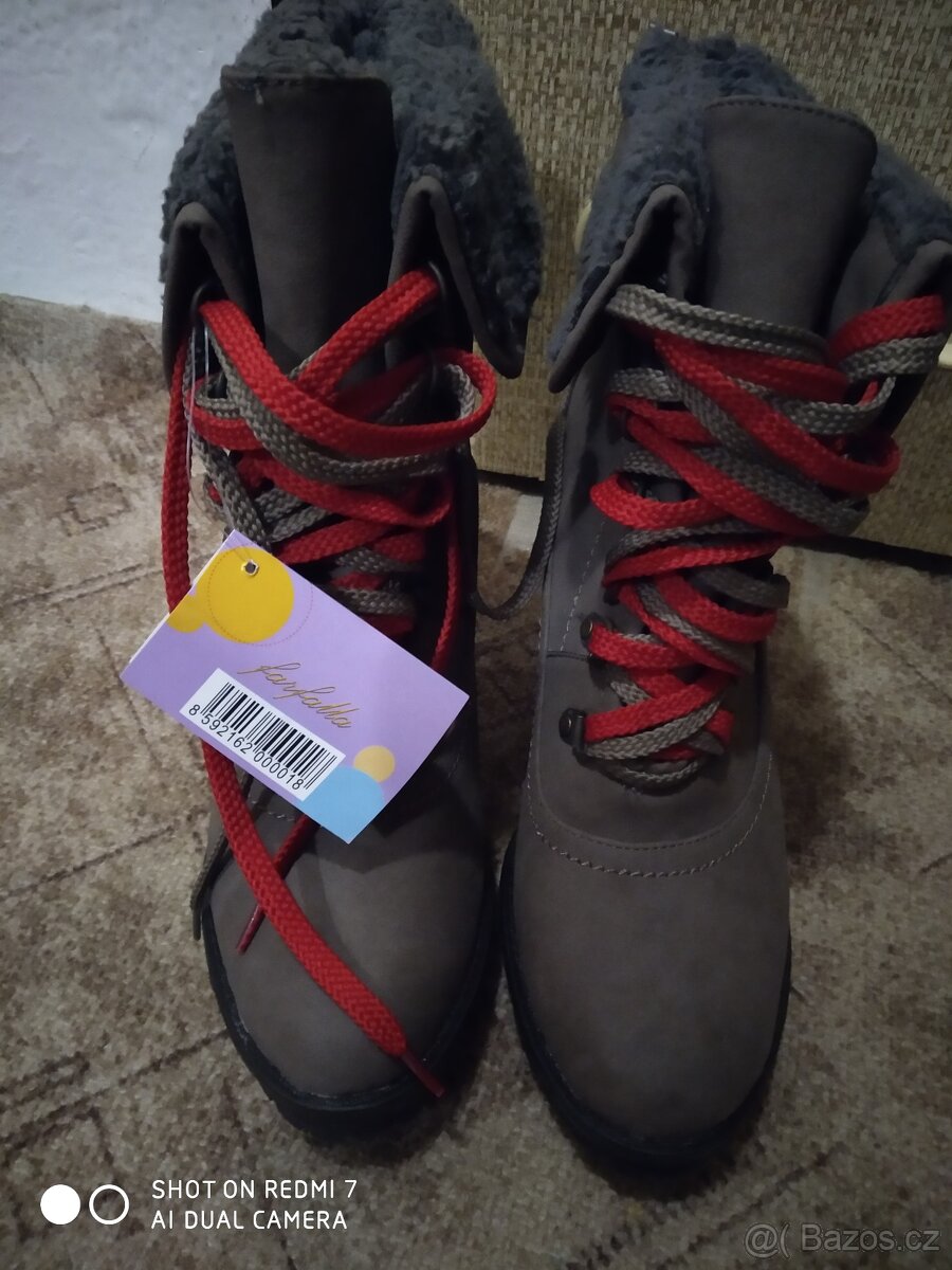 Nové dámské boty s kožíškem