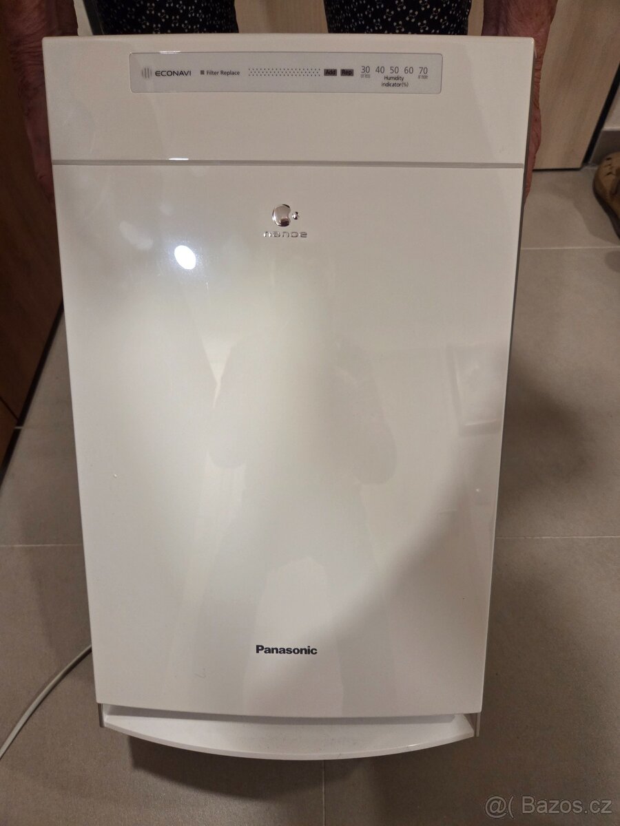 Panasonic čistička vzduchu.