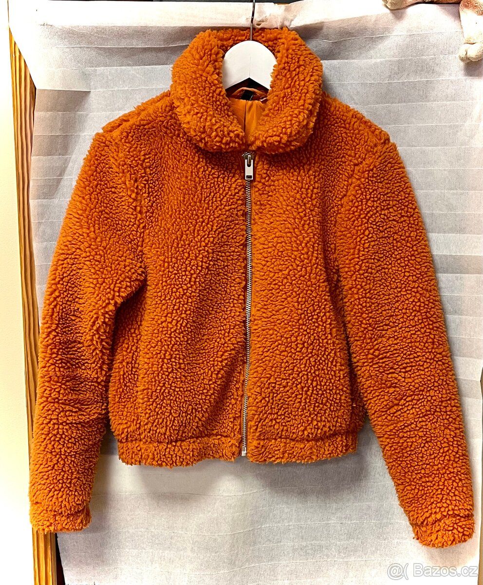 Oranžová bunda do pasu