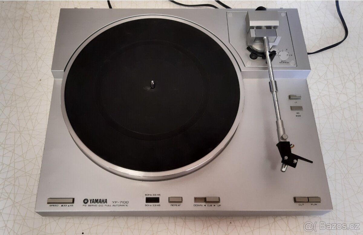 SLEVA gramofon YAMAHA YP-7100