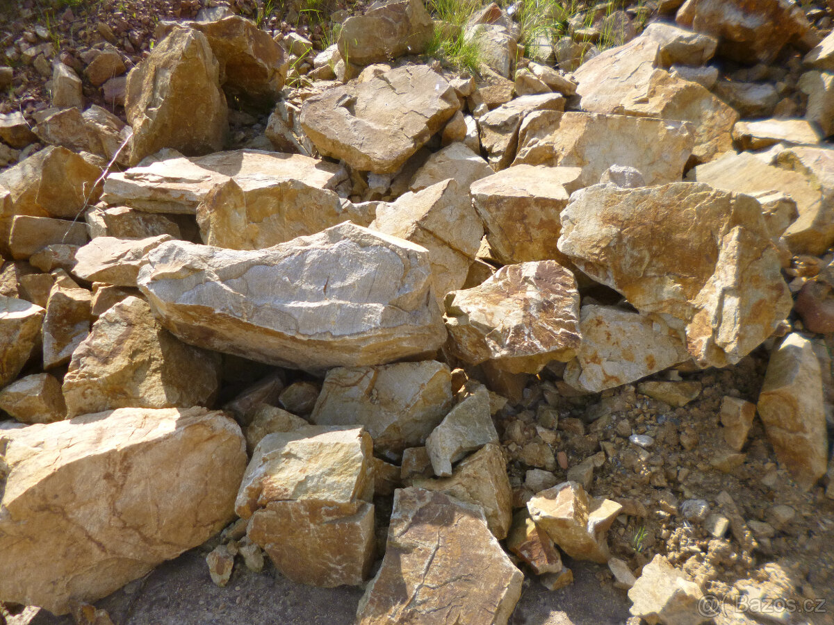 Krásný žlutý kámen do Gabionů, skalek i jako soliterní prvek