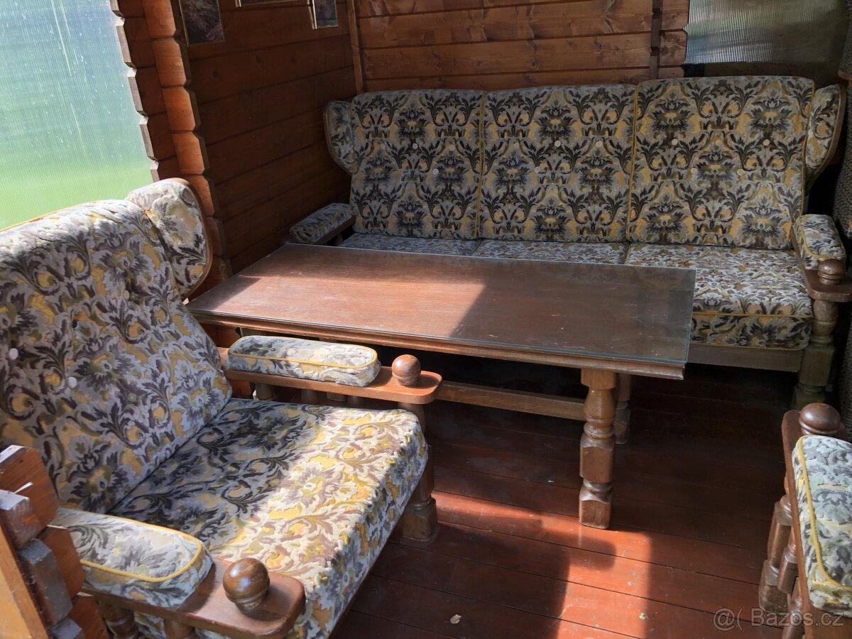 starožitný gauč s 2 křesly + stůl