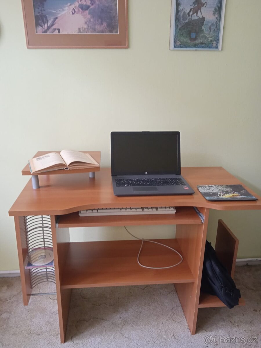 Studentský PC/psací stůl
