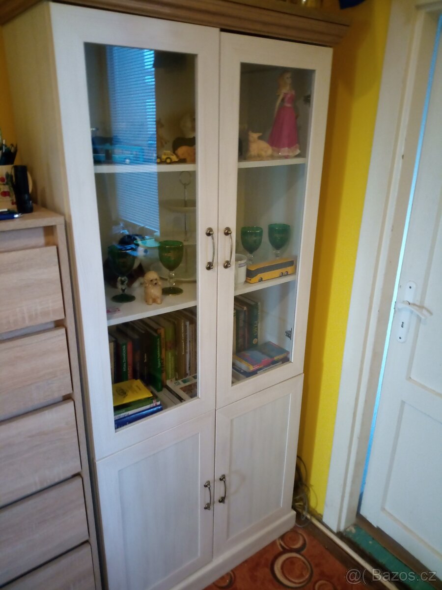Vitrína 187x80x35