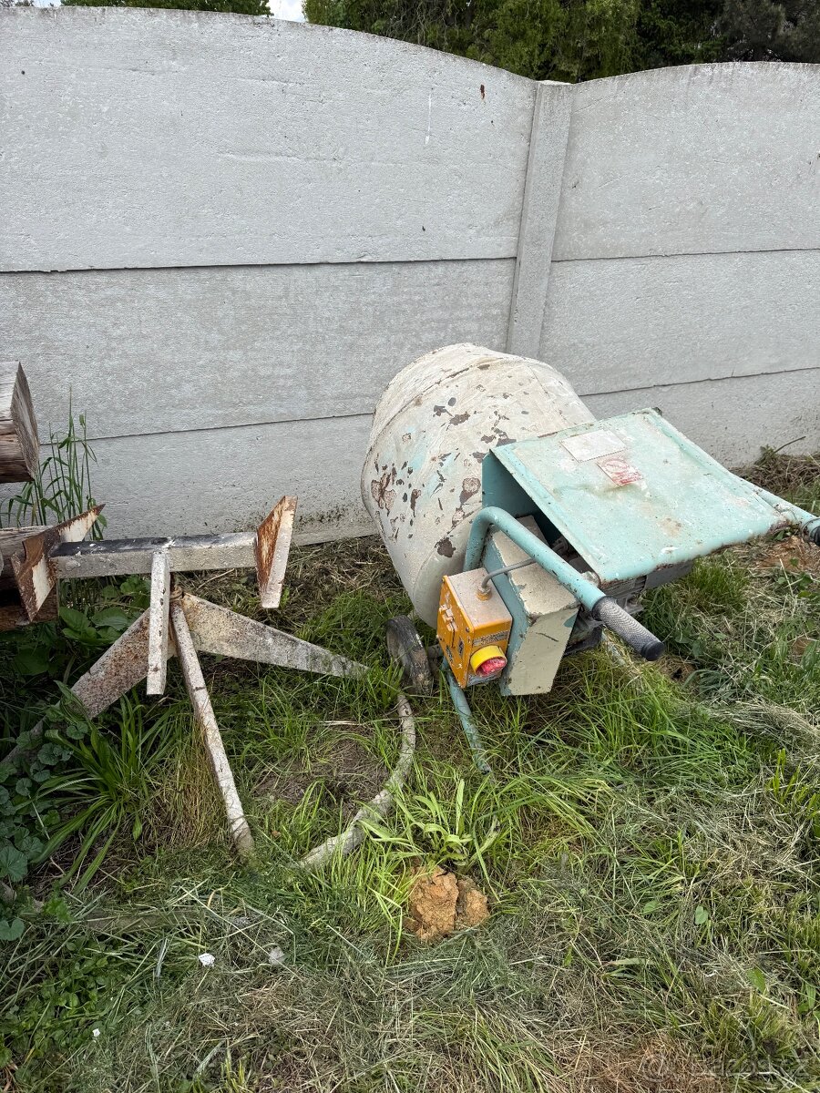 Prodam poctivou funkcni michacku na beton