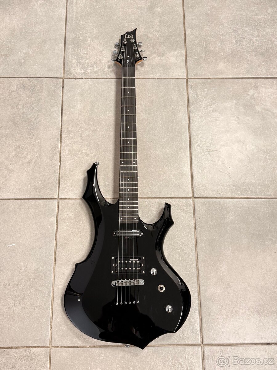 ESP LTD F-10KIT BLK elektrická kytara + obal