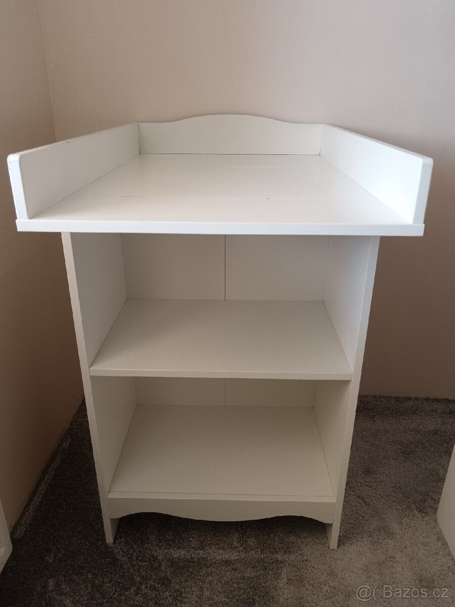 Přebalovací pult Ikea