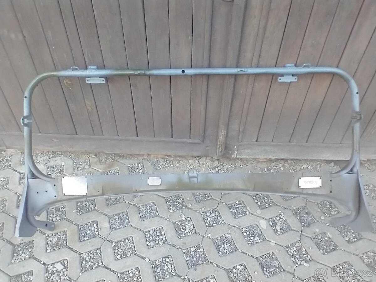 Gaz69, rám predného okna