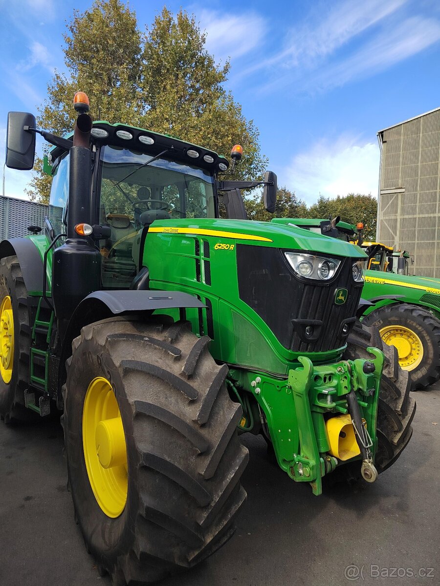 Traktor John Deere 6250R
