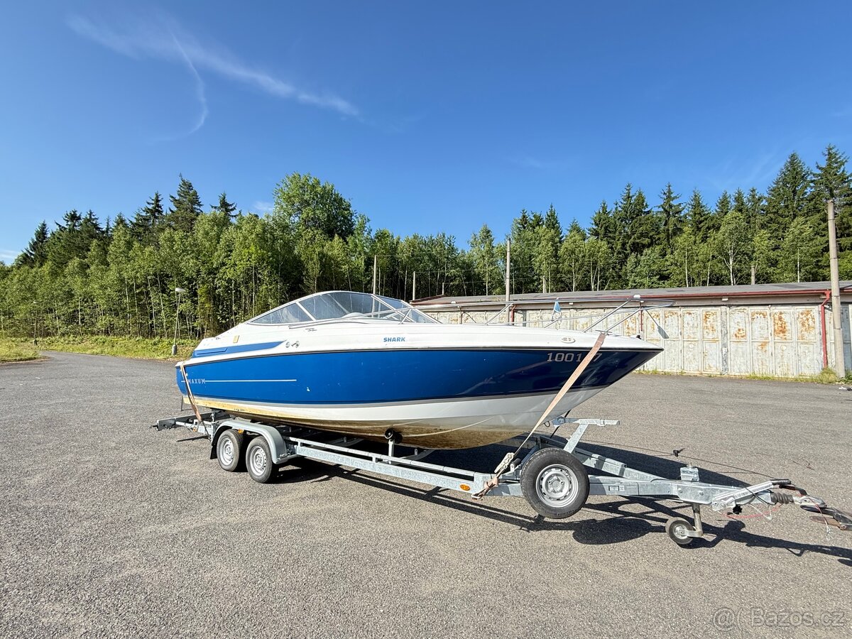 MAXUM Mercruiser 7,4 + vlek