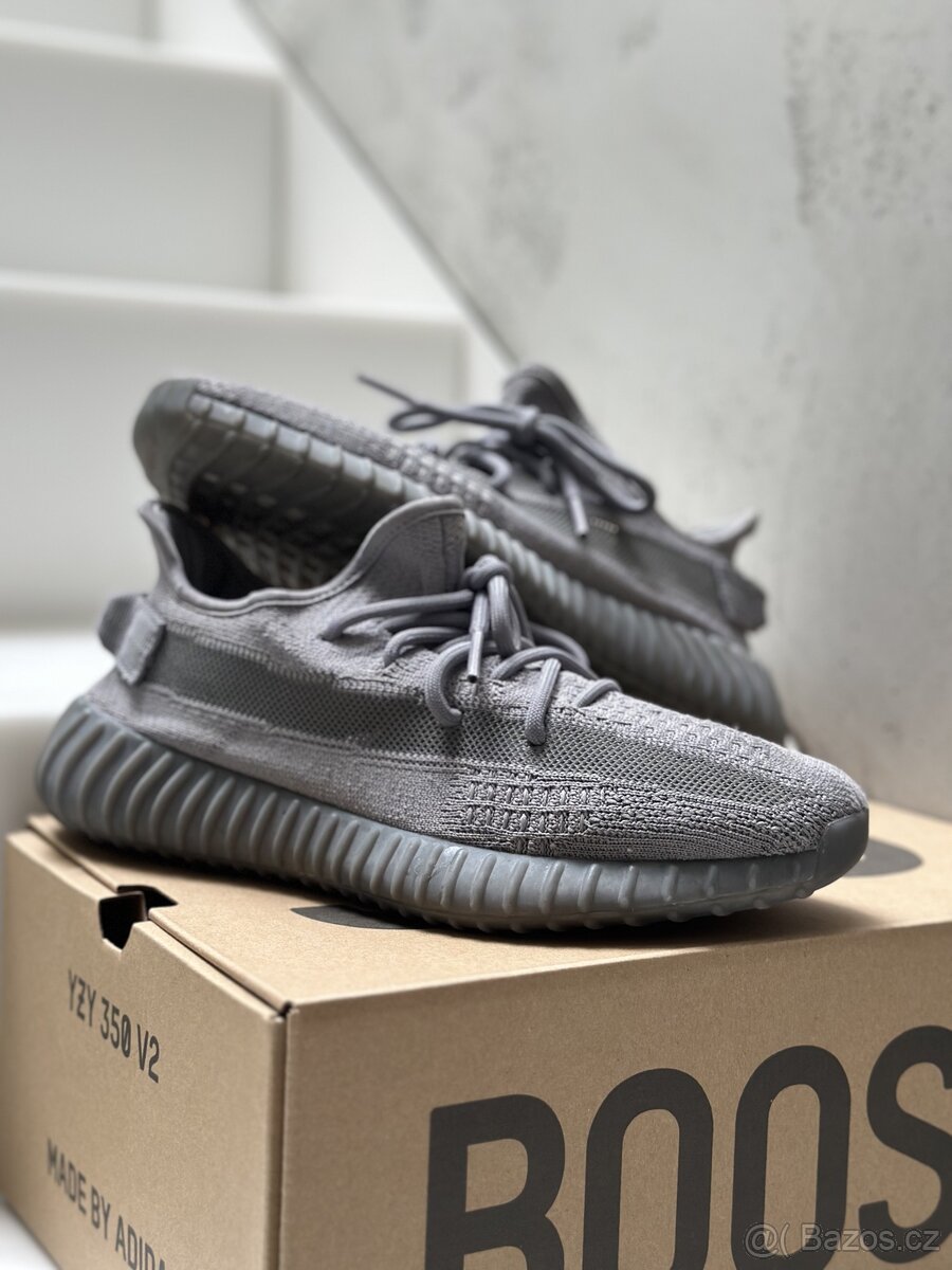 Yeezy boost 350 v2 stegry seda 40