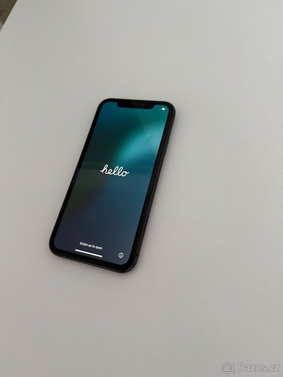 Iphone 11 64 gb - černý
