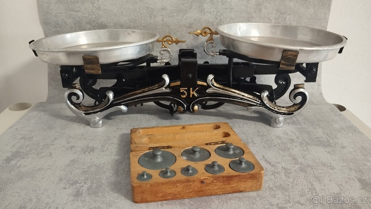Dvoumiskové staré 5kg váhy po renovaci + závaži