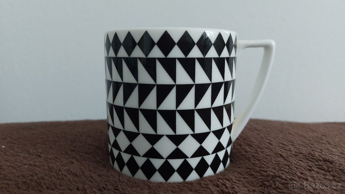 prodám 2 ks hrnek značka Wedgwood luxusní