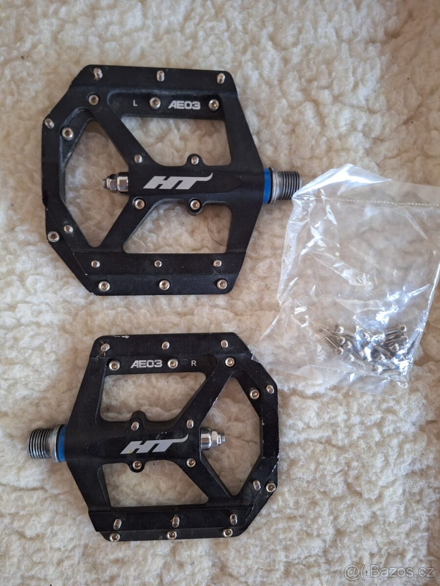 Šlapátka HT Evo AE03 Black pedály