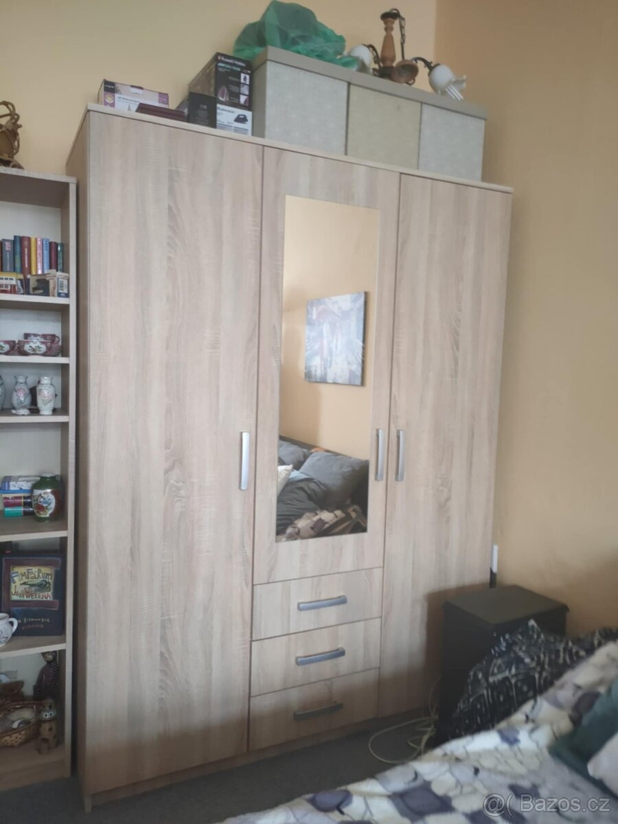 Šatní skříň