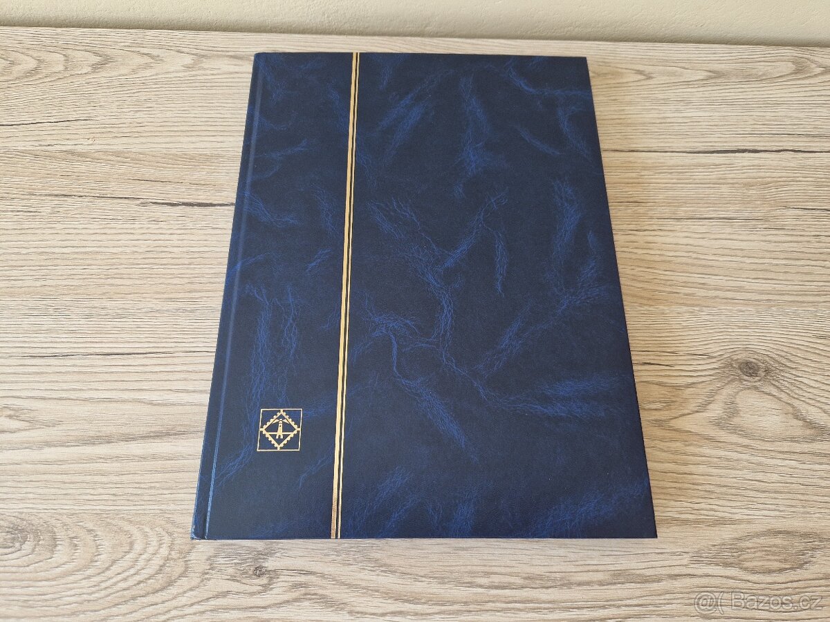Album Lindner se známkami.