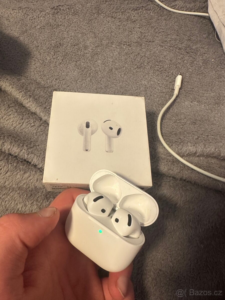 Apple airpods 4.