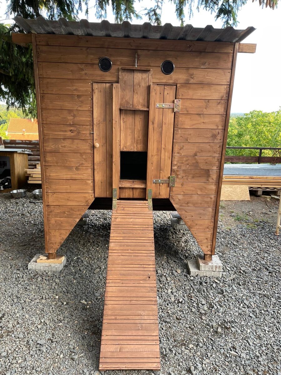 Zateplený kurník 10-15 slepic