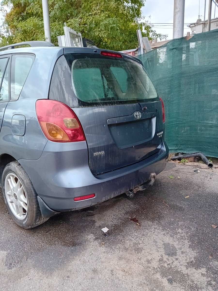 TOYOTA COROLA VERSO