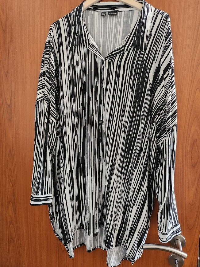 Volnočasová elegantní halenka, pro velké holky