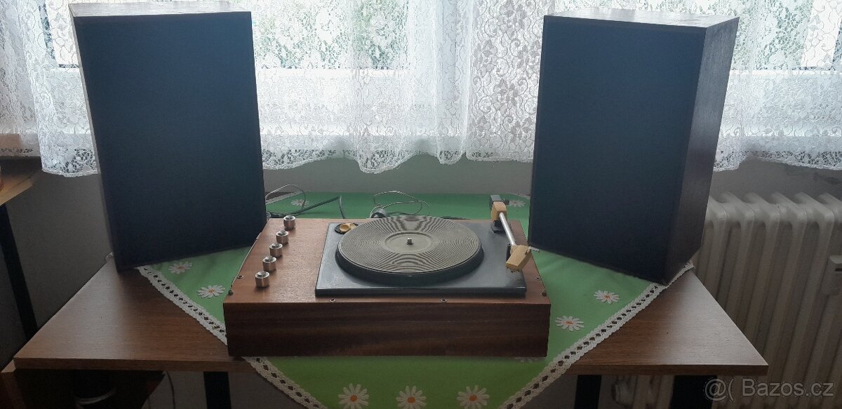 Gramofon Tesla + repro