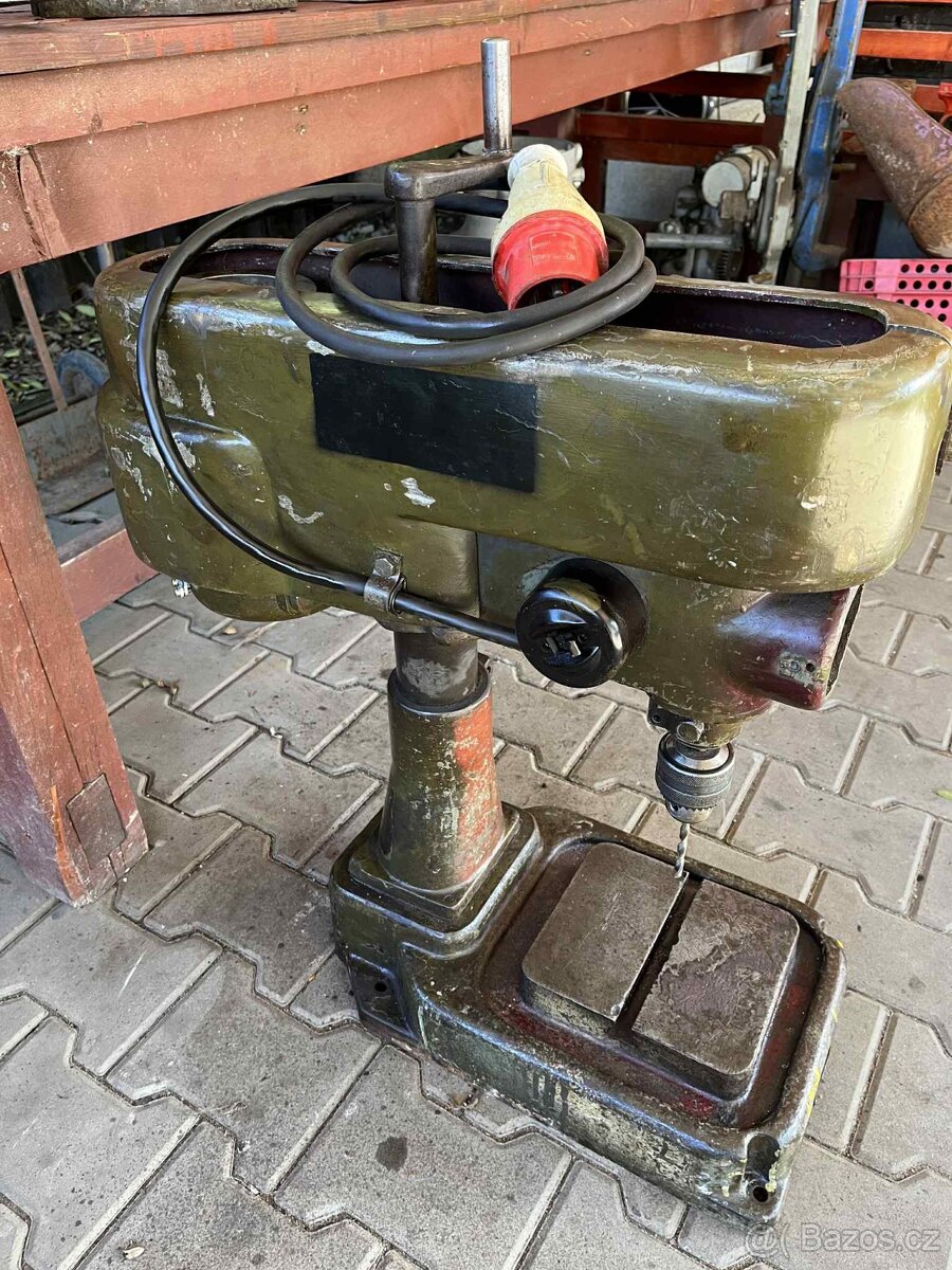 Stojanová vrtačka Jihokov