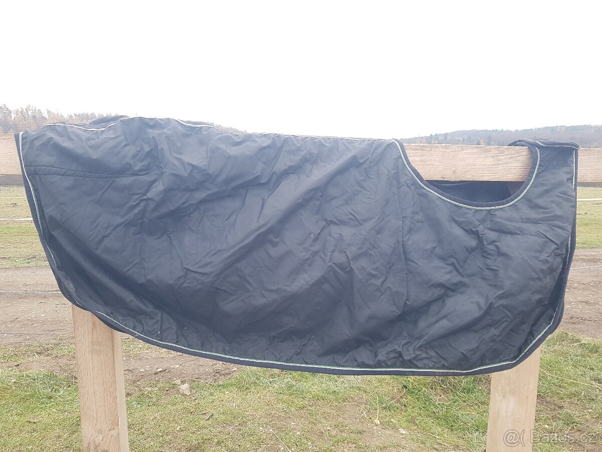 NEPROMOKAVÁ BEDERNÍ DEKA S FLEECEM KENTAUR