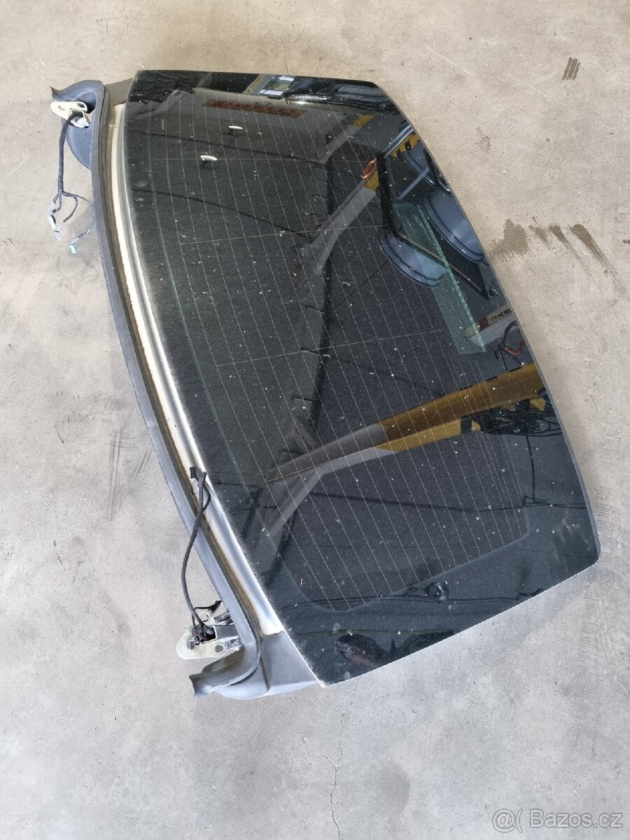 Škoda Superb 2 sedan, dveře, víko