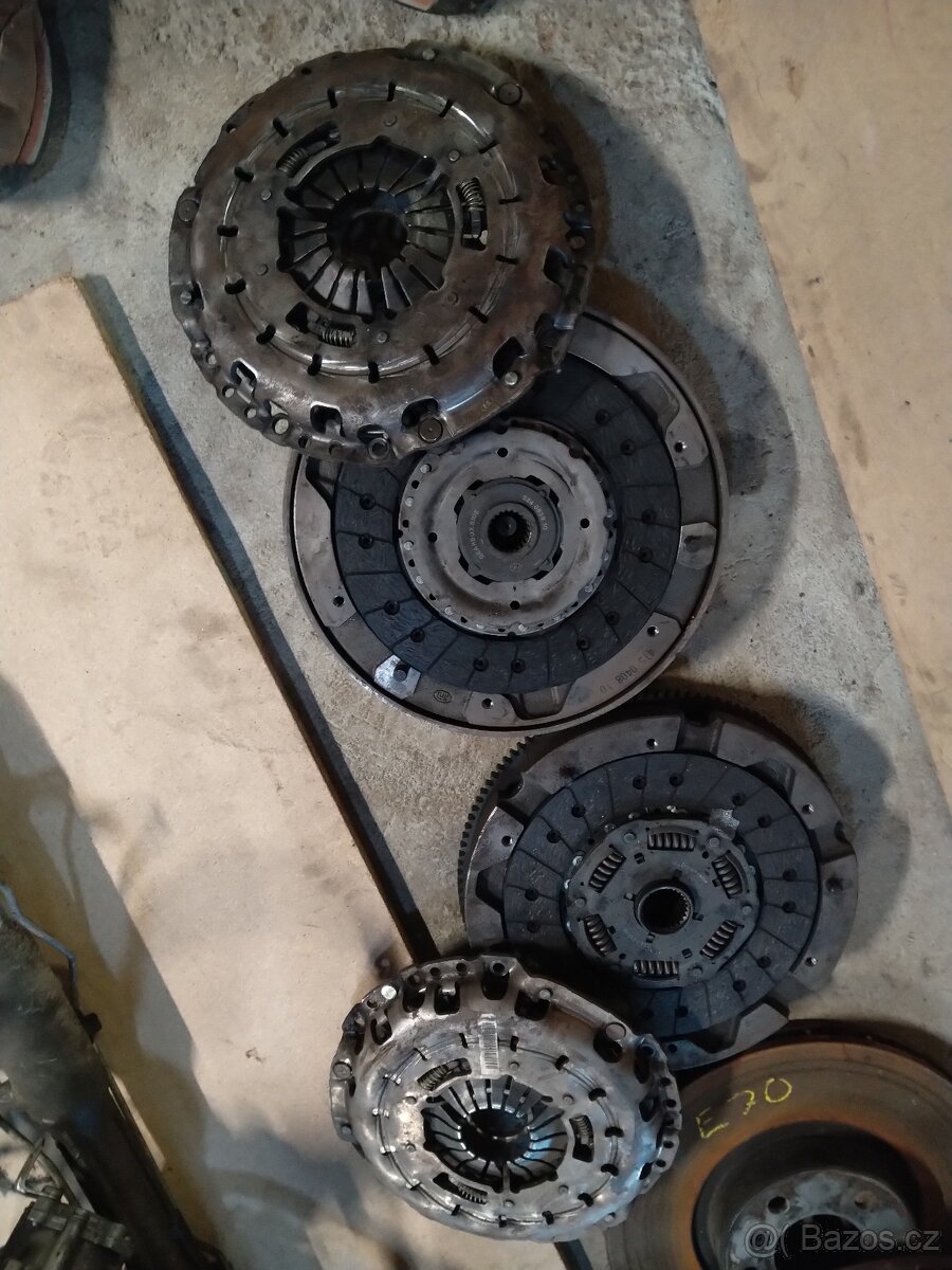 BMW E90 e91 330d spojková sada poloosy