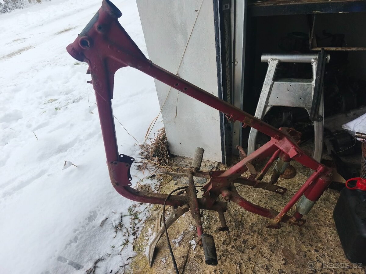 Rám JAWA 250 / 350 kyvačka