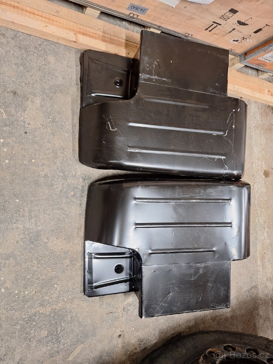 Praga V3s nové přední blatníky.