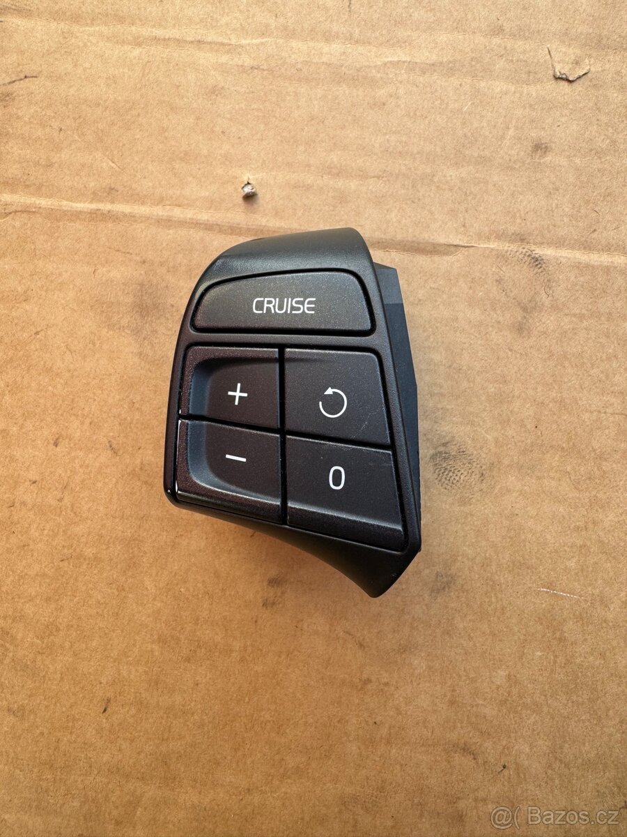 Volvo V50/S40/C30/C70 tlačítko tempomatu