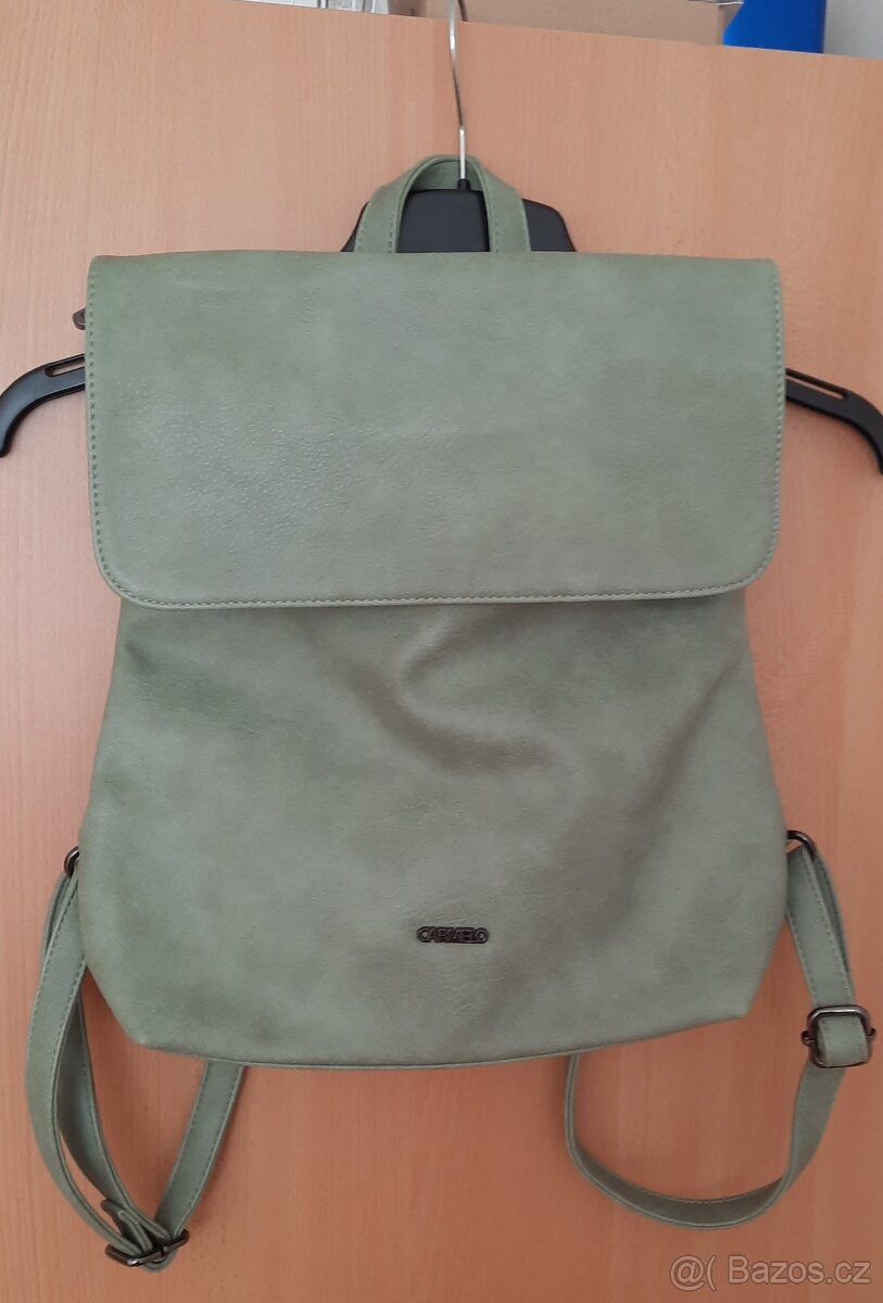 Světle zelený elegantní batoh Carmelo