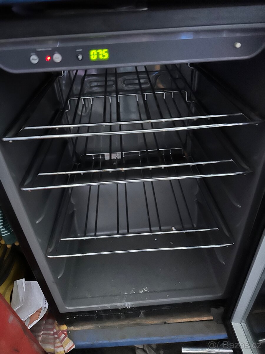 Haier vinotéka