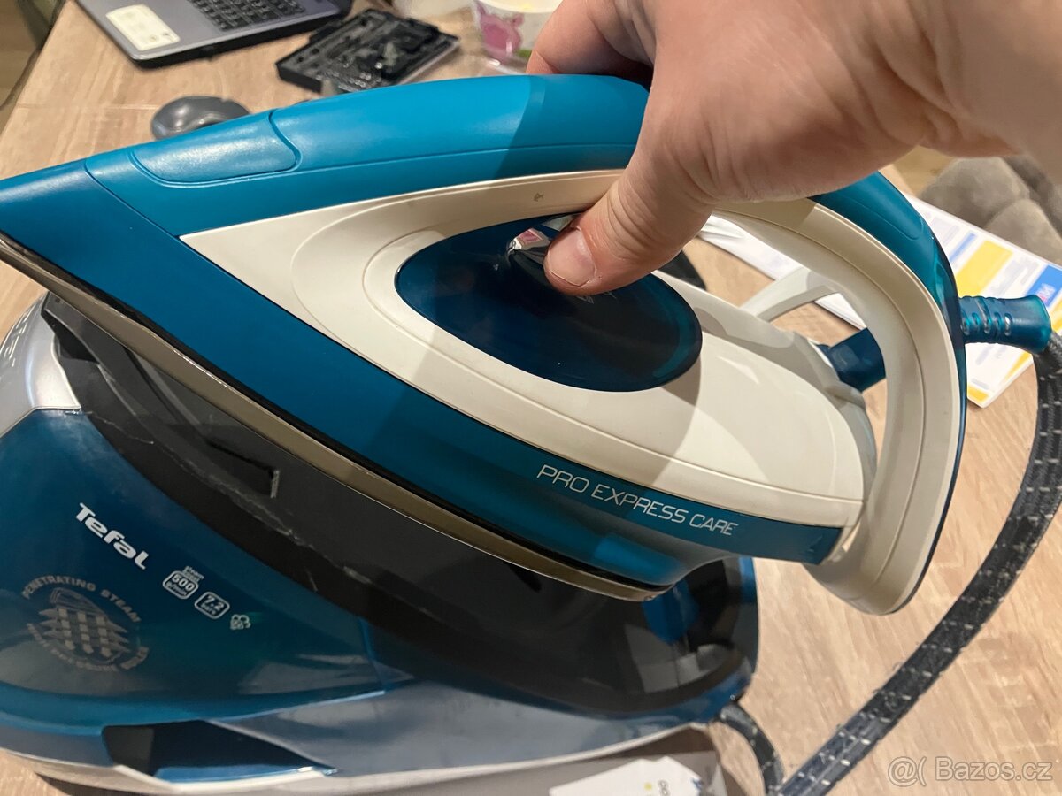 Tefal parní žehlička GV9070e0/23