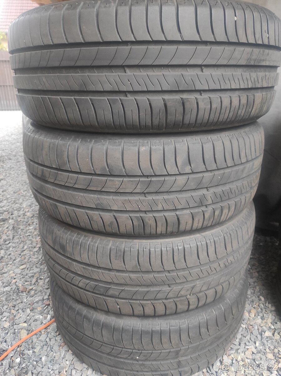 4x letní pneu Michelin 195/55 r16 (1400 za všechny)