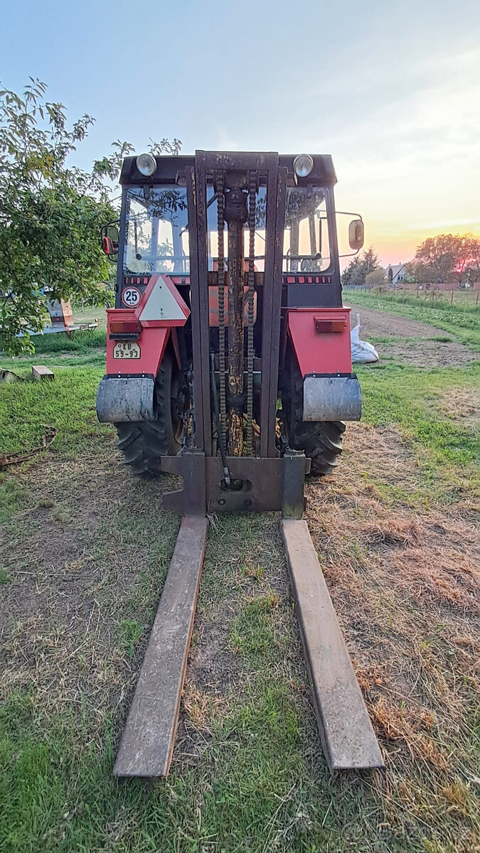 Hydraulický vysokozdvih za traktor