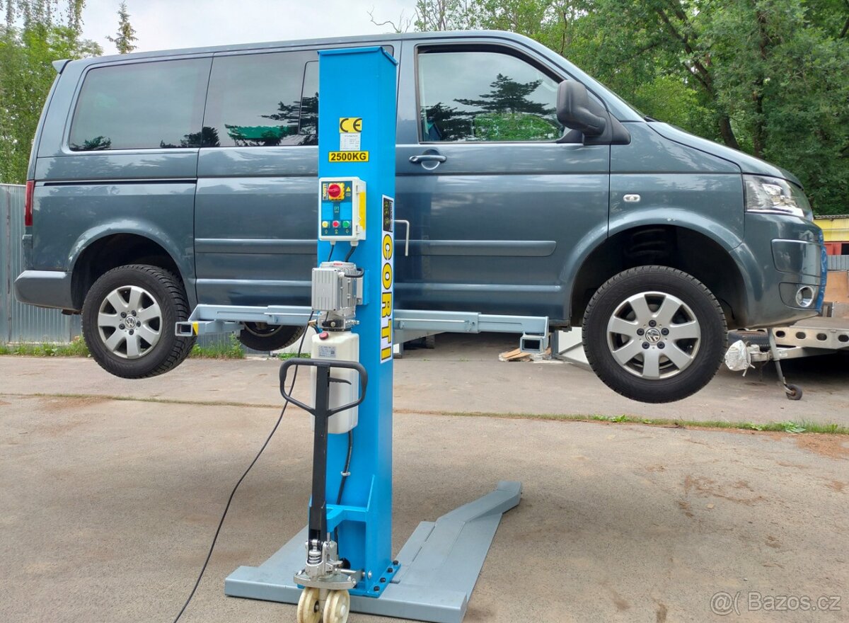 Jednosloupový mobilní zvedák, nosnost 2500KG