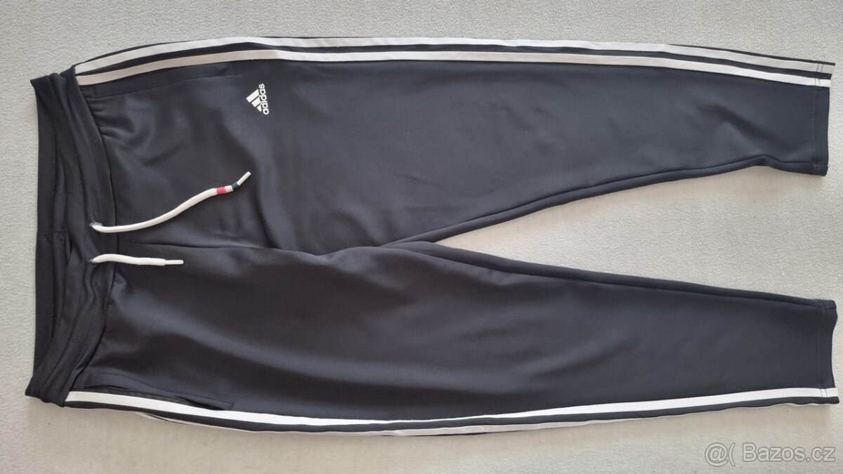 Tepláky adidas