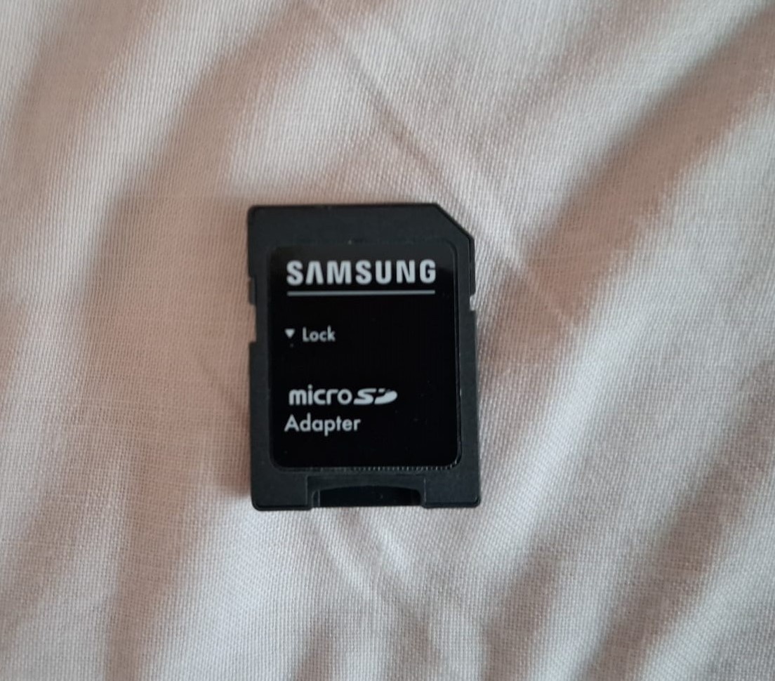 Adaptér z microSD karty na SD kartu