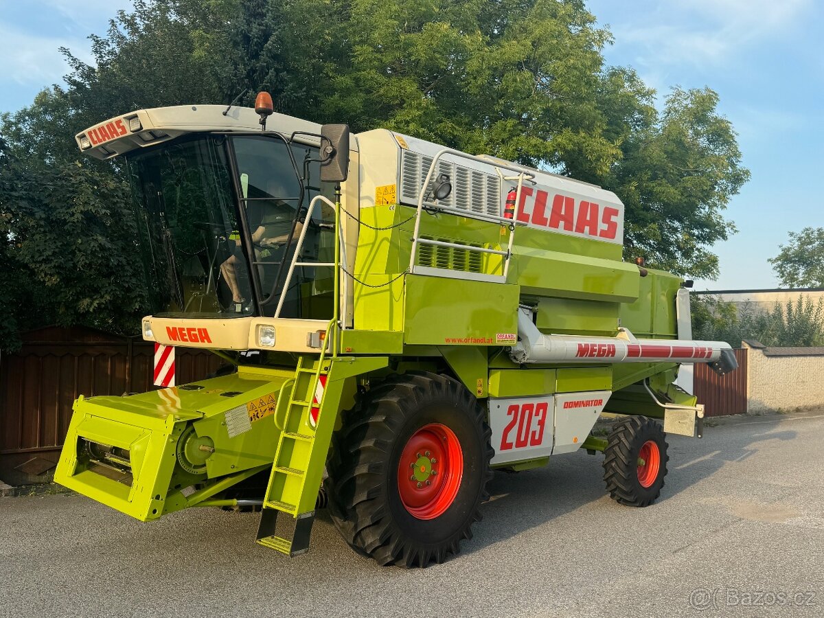 Obilní kombajn Claas Mega 203 II