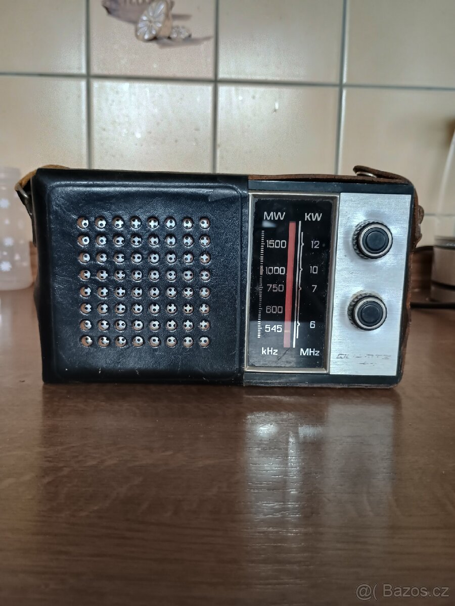 Staré TRANZISTOROVÉ RADIO - QUARTZ 406